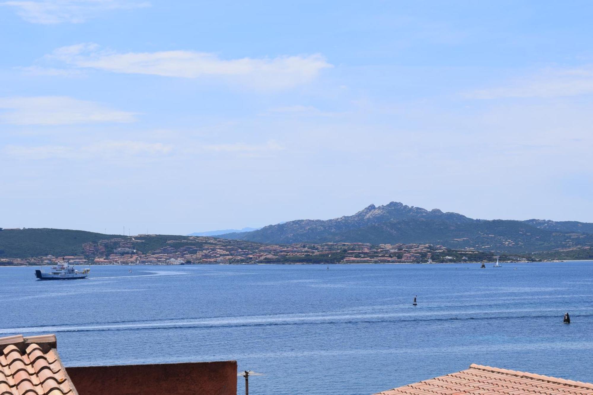 Appartamento Vista Mare A La Maddalena Λα Μανταλένα Εξωτερικό φωτογραφία